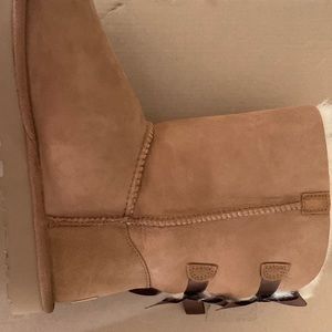 Brand new size 8 uggs
